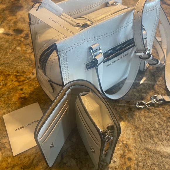 White Marc Jacob’s mini cruiser crossbody bag and matching wallet - Picture 2 of 5